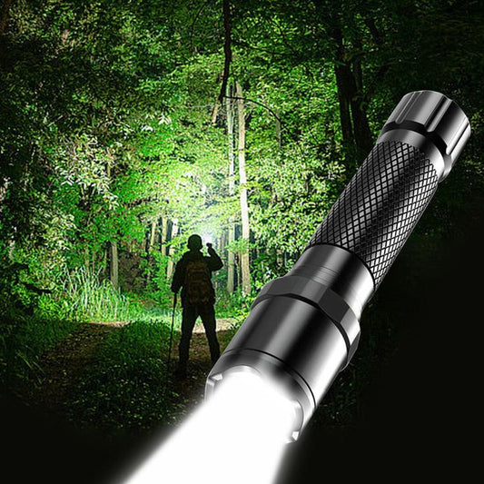 Ilumina con Fuerza Militar – Linterna Táctica T9, Potencia en tus Manos